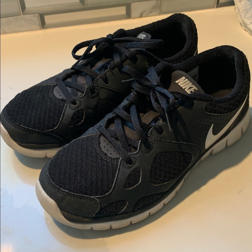 Nike Black Charcoal Running Sneakers